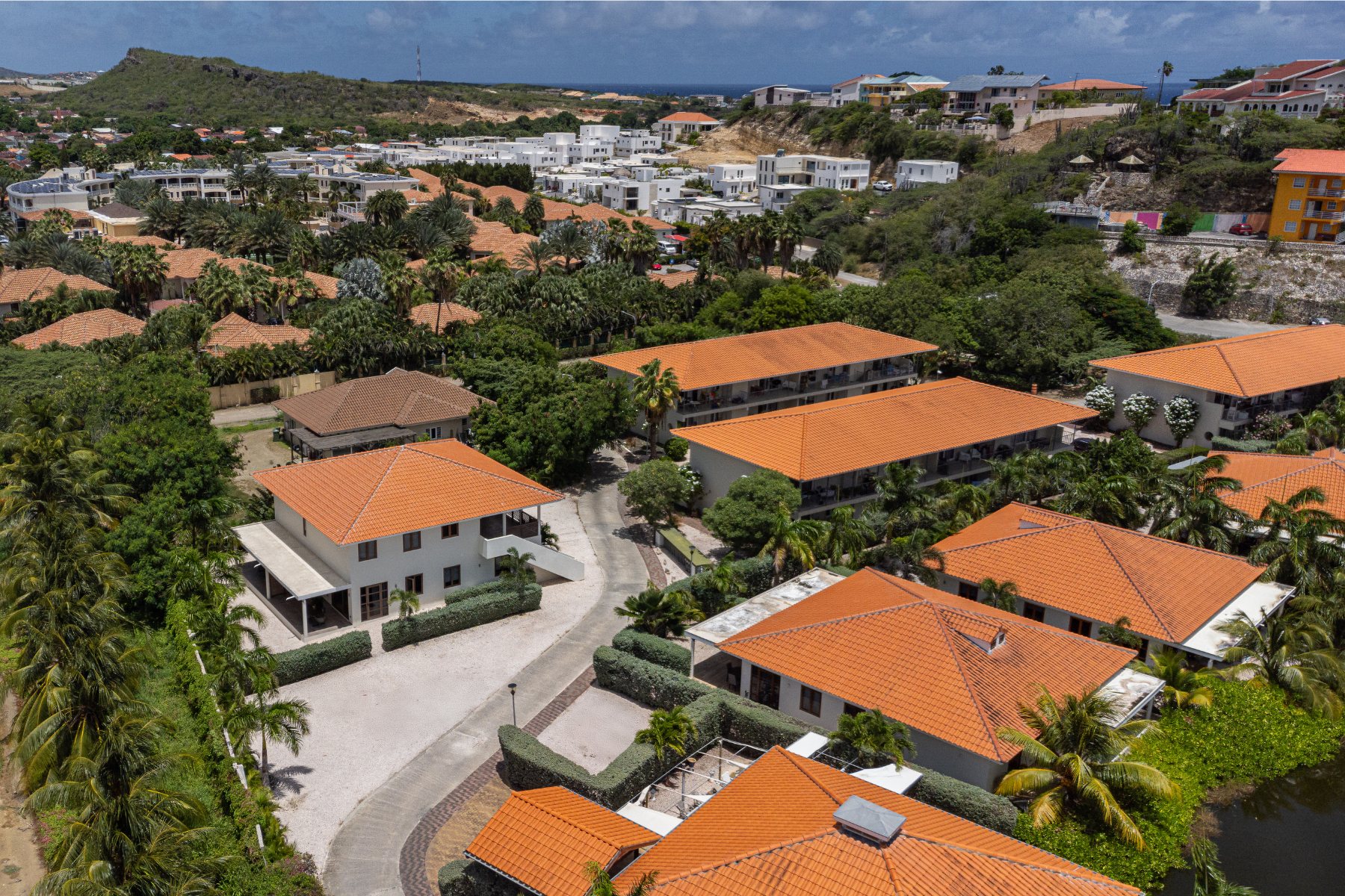 Drone-overzicht van Vredenberg Village Curaçao